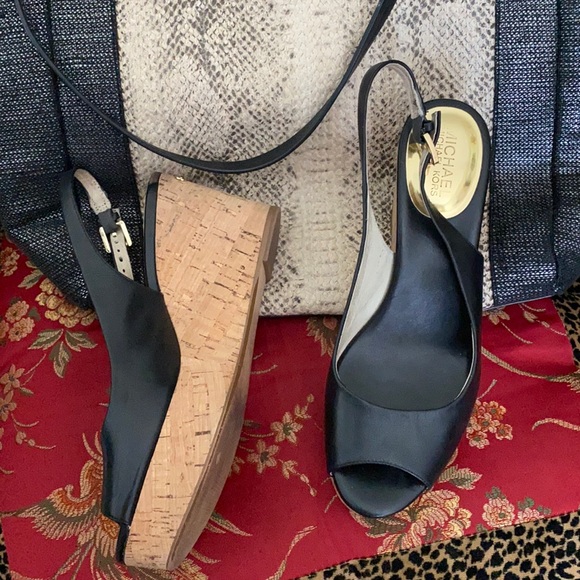 Be optimistic in Michael Kors peep toes wedge 🥰 - Picture 1 of 13